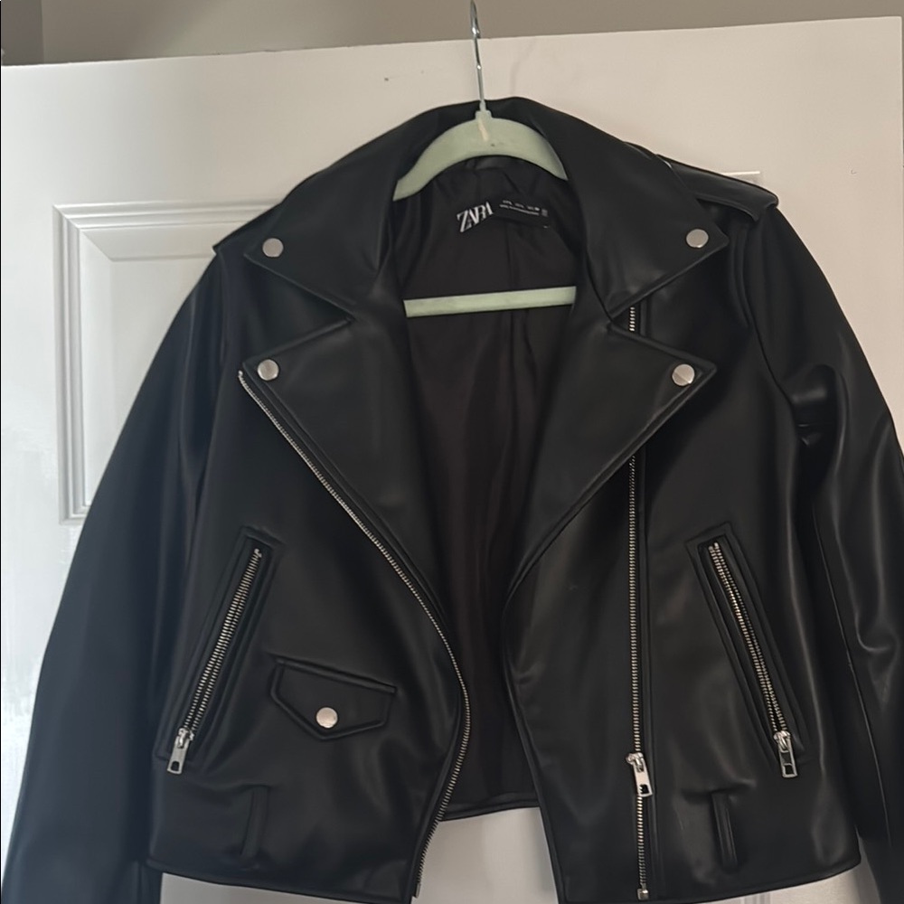 Zara Black Leather Biker Jacket with Lapel Collar